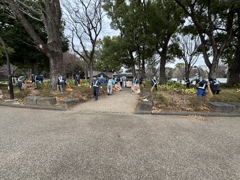 Landscapers clearing leaves in Ueno Park